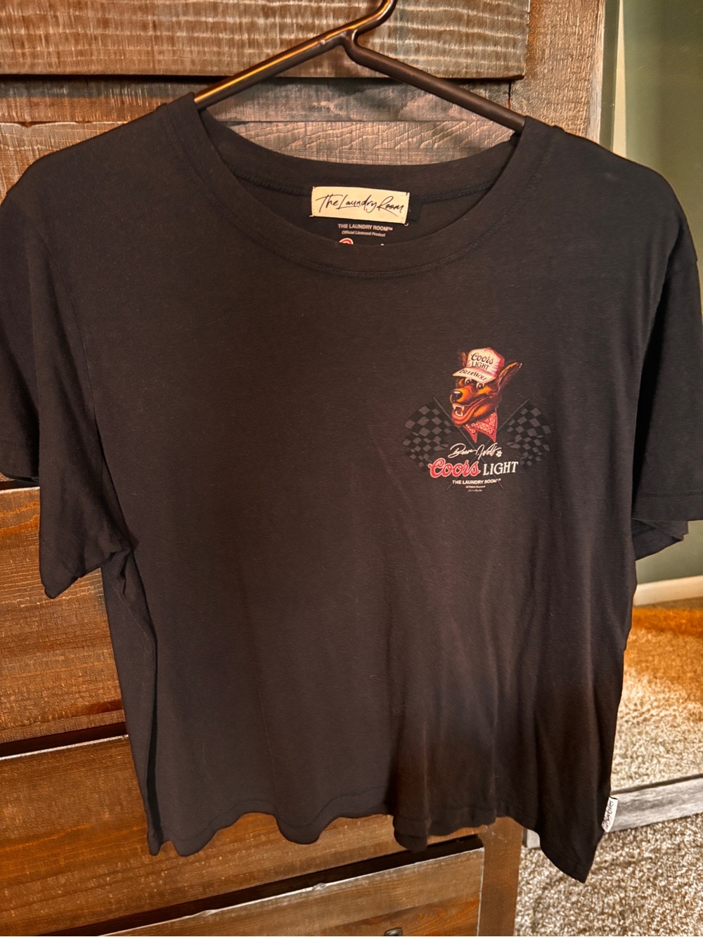 The Laundry Room Black Coors Light Race Graphic Tee (m)